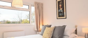 3 bedroom accommodation in Stapleton