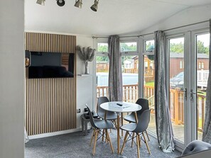 Dining - Aspen Lodge - UK51190 (Morpeth)