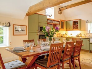 Dining - Great for large groups looking for a luxury bolthole in the Cotswolds. (Chipping Campden)