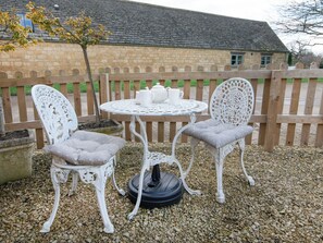 Outdoor dining - 1 bedroom accommodation in Chipping Campden (Chipping Campden)