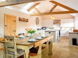 Dining - The ultimate chic space for those seeking a stylish getaway. (Chipping Campden)