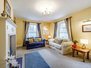 TV - 2 bedroom accommodation in Alnwick (Alnwick)