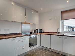 Dishwasher - All Saints 5A - UK3388 (Newcastle upon Tyne)