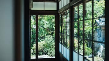 Villa i japansk stil, 2 soverom, fjellutsikt, ved fjell | Individuelt innredet, wi-fi (inkludert) og sengetøy