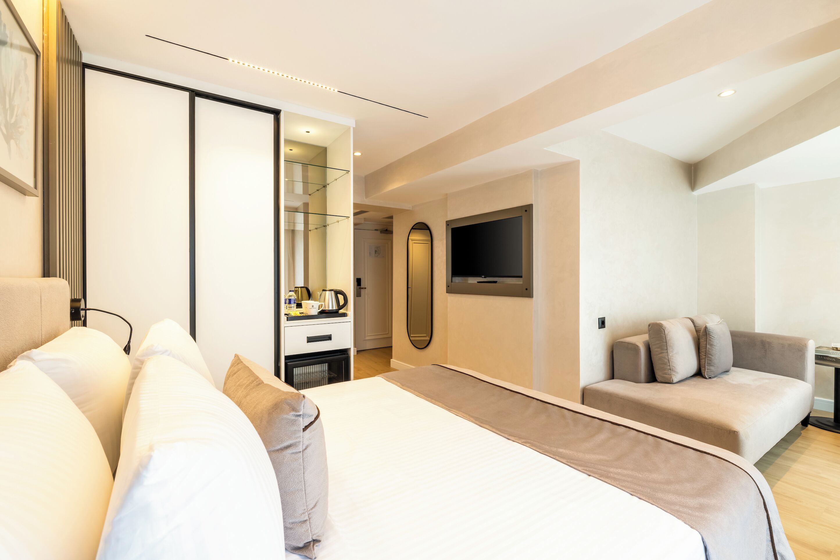 ห้องซูพีเรียดับเบิล, วิวเมือง | ตู้นิรภัยในห้องพัก, โต๊ะทำงาน, ห้องเก็บเสียง, Wi-Fi ฟรี