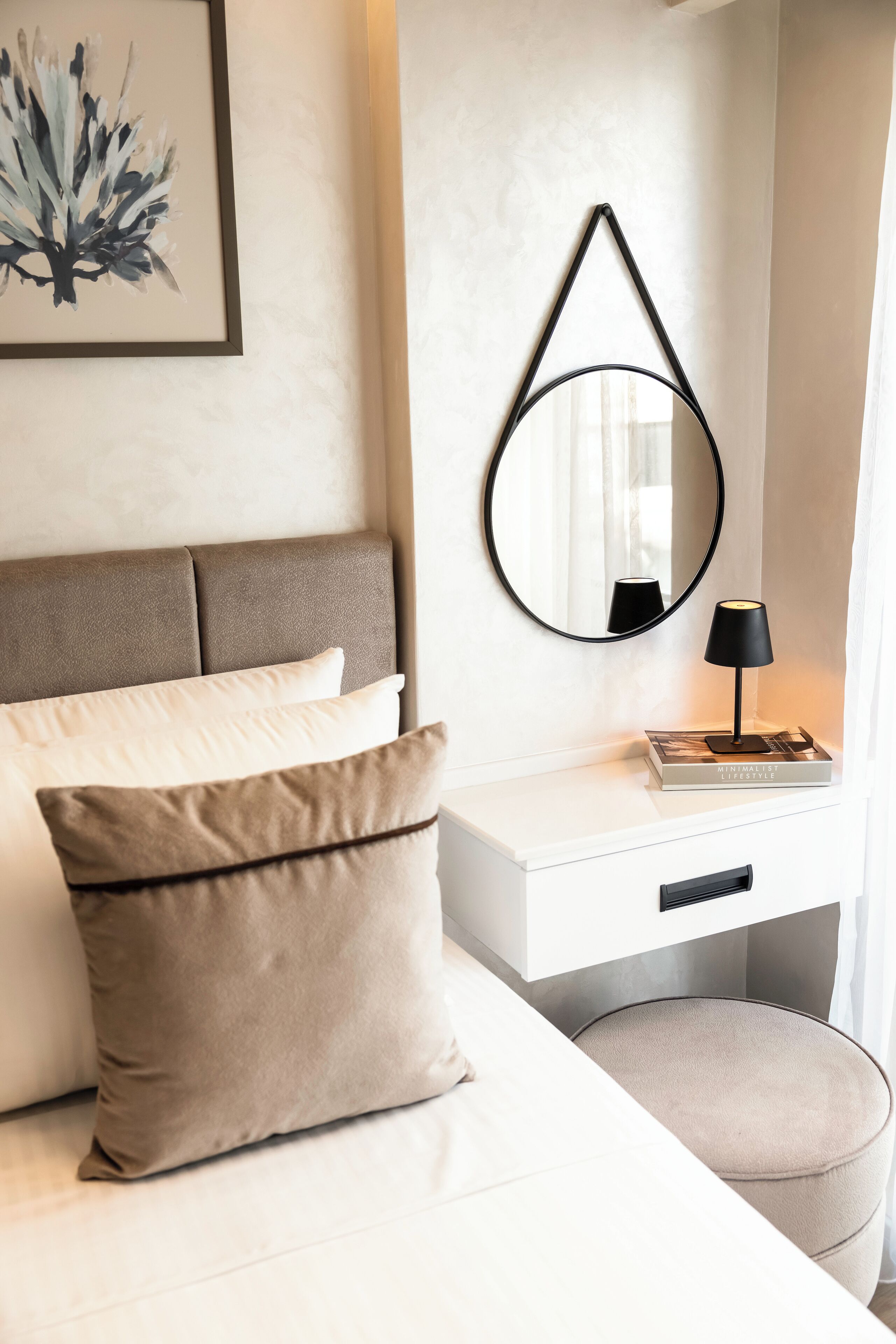 Tomannsrom – standard, byutsikt | Safe på rommet, skrivebord, lydisolert og wi-fi (inkludert)