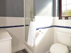 Towels - 4 bedroom accommodation in Blythe Bridge (Blythe Bridge)