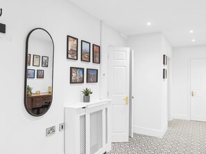 Lobby - Explore the City of Bristol while staying at The Avenue. (Bristol)