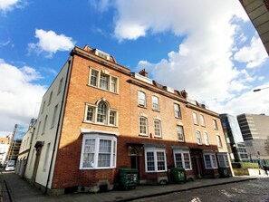 Exterior - Gloucester Apartment - UK37842 (Bristol)