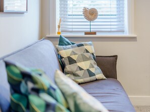 Living area - 1 bedroom accommodation in Andover (Andover)