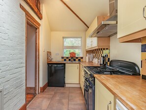 Dishwasher - 4 bedroom accommodation in Andover (Andover)