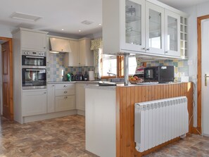 Dishwasher, high chair - Castle Peroch-UK5698 (By Dunkeld, Pitlochry)
