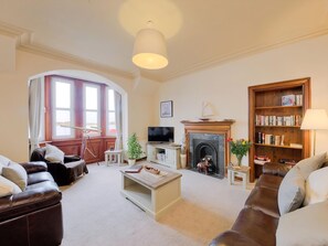 TV, fireplace - 3 bedroom accommodation in Oban (Oban)