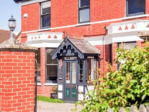 Exterior detail - Renovated to highest standard. (Cheltenham)