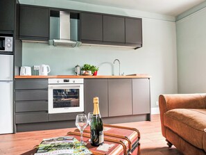 Interior - Renovated to highest standard. (Cheltenham)