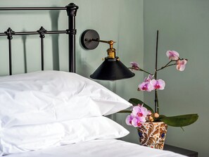 1 bedroom, free WiFi - Renovated to highest standard. (Cheltenham)