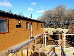 Outdoor dining - Serenity Lodge-UK3456 (Felton)