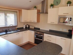Dishwasher - Serenity Lodge-UK3456 (Felton)
