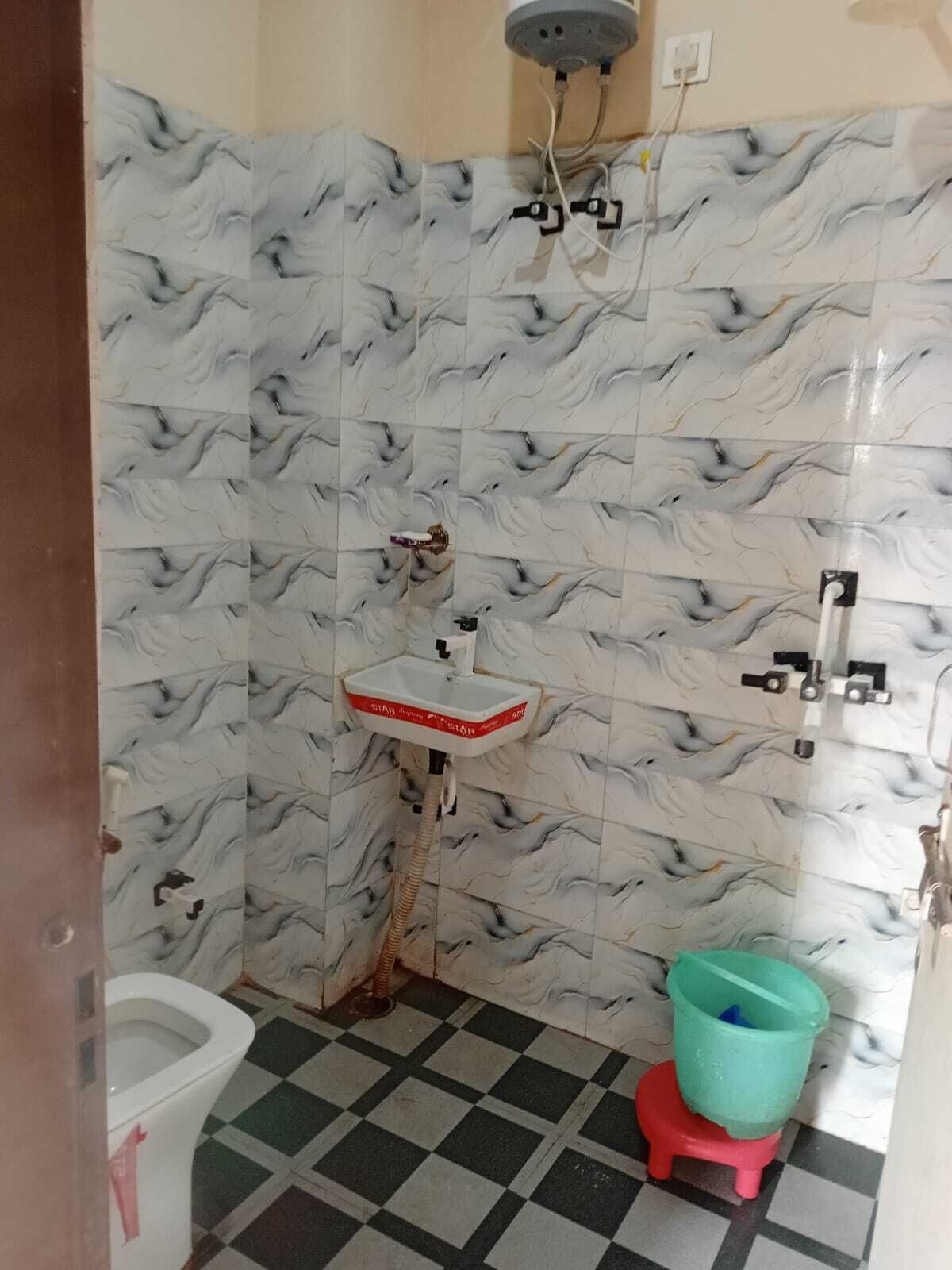 Chuveiro, sabonete, shampoo 