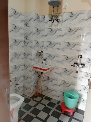 淋浴設備、番梘、洗頭水