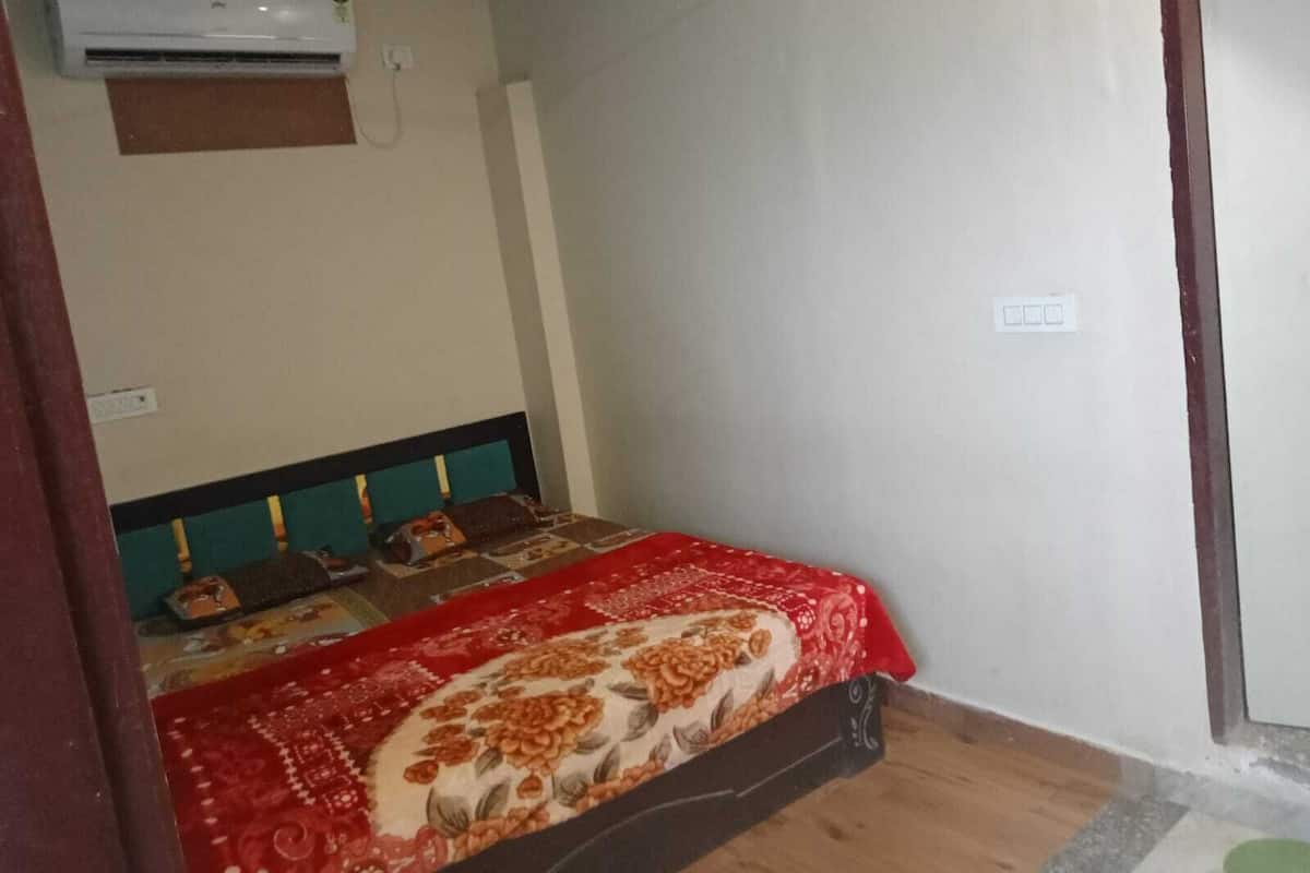 Kahden hengen huone | Lisävuoteet, ilmainen Wi-Fi, vuodevaatteet