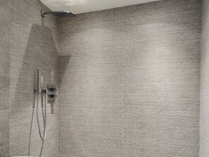 Towels - 3 bedroom accommodation in Plas Cilybebyll, near Pontardawe (Plas Cilybebyll, near Pontardawe)