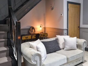 Fireplace - 2 bedroom accommodation in Morpeth (Morpeth)