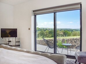 5 bedrooms, free WiFi - 5 bedroom accommodation in Rudyard Lake (Rudyard Lake)