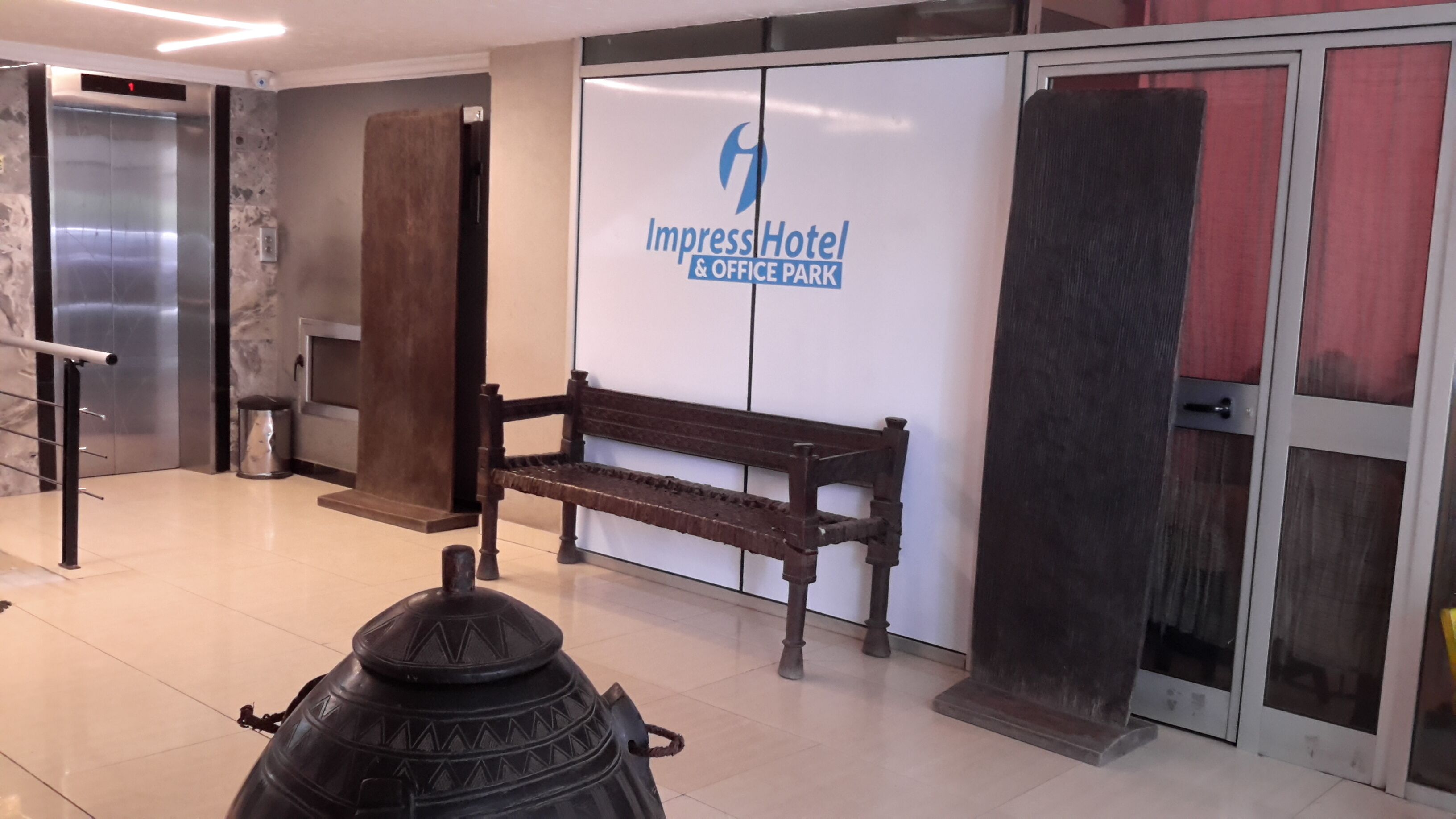 Quarto solteiro, vista para a cidade | Parte interna