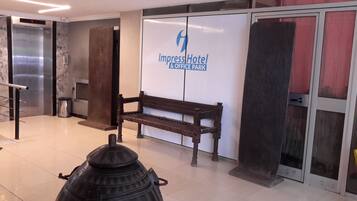 Quarto solteiro, vista para a cidade | Parte interna