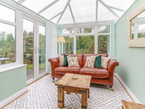 TV - Ivy Cottage - UK35243 (Llanfyrnach)