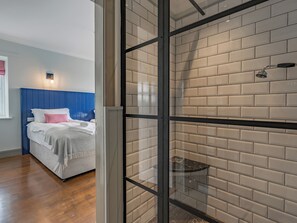 3 bedrooms, free WiFi