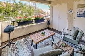 Property grounds - Pool Access + Balcony: Updated Condo Near UCSD! (San Diego)