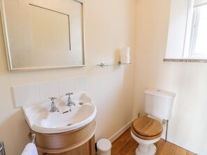 Towels - A lovely stonebuilt cottage, full of charm. (Kirkmichael, near Ayr)