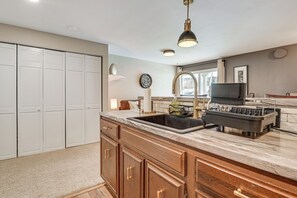 Unclassified image, 5 of 24, button