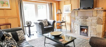 Coach House - UK7236