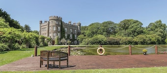 Coach House - UK7236