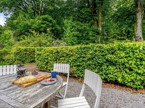 Outdoor dining - 4 bedroom accommodation in Barwhillanty, near Castle Douglas (Barwhillanty, near Castle Douglas)