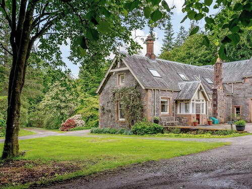 4 bedroom accommodation in Barwhillanty, near Castle Douglas