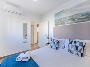 2 chambres, fer et planche à repasser, accès Internet, draps fournis