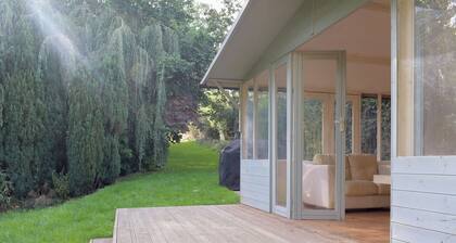 3 bedroom accommodation in Portway