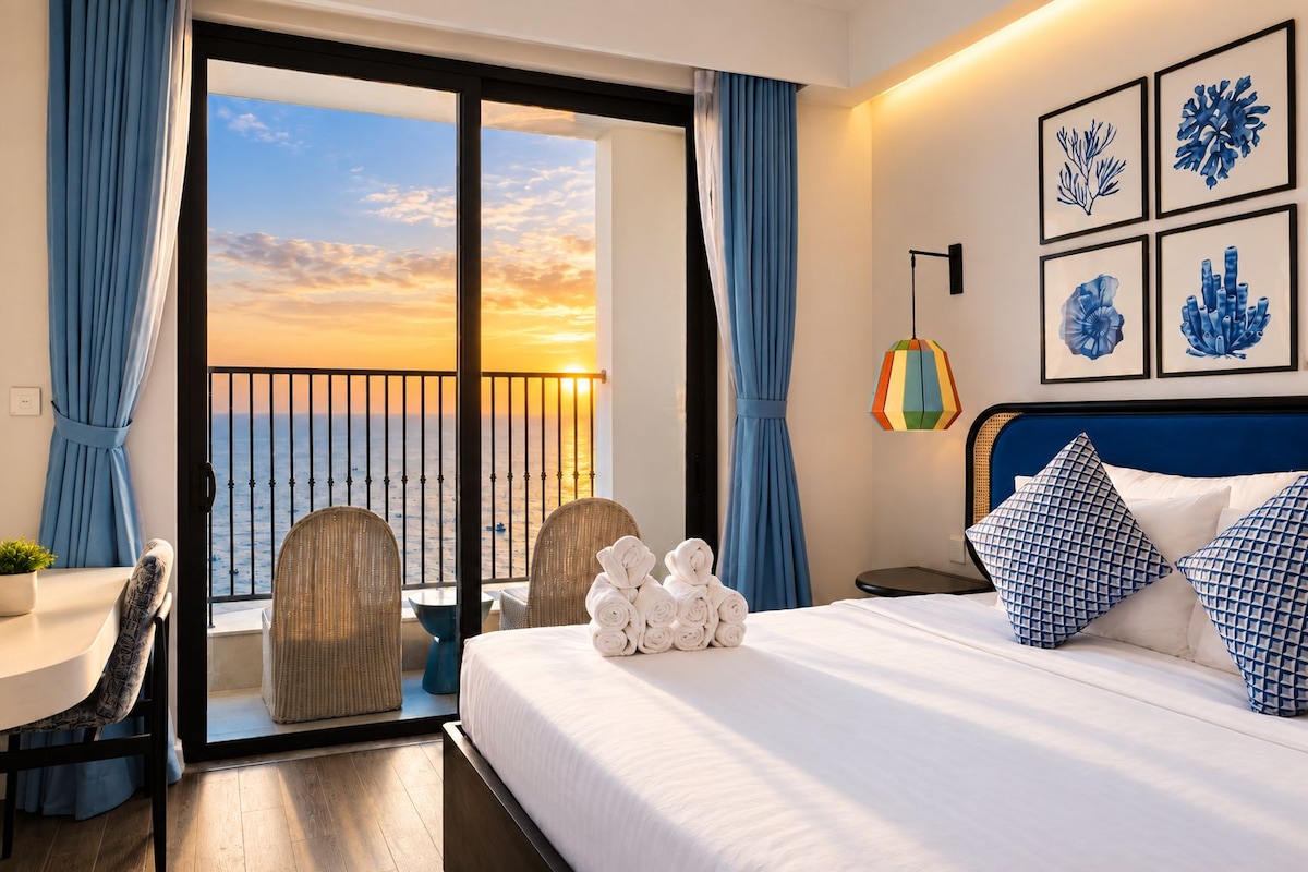 Estudio Premier, balcón, vista a la bahía | Ropa de cama de alta calidad, camas con efecto memoria y minibar 