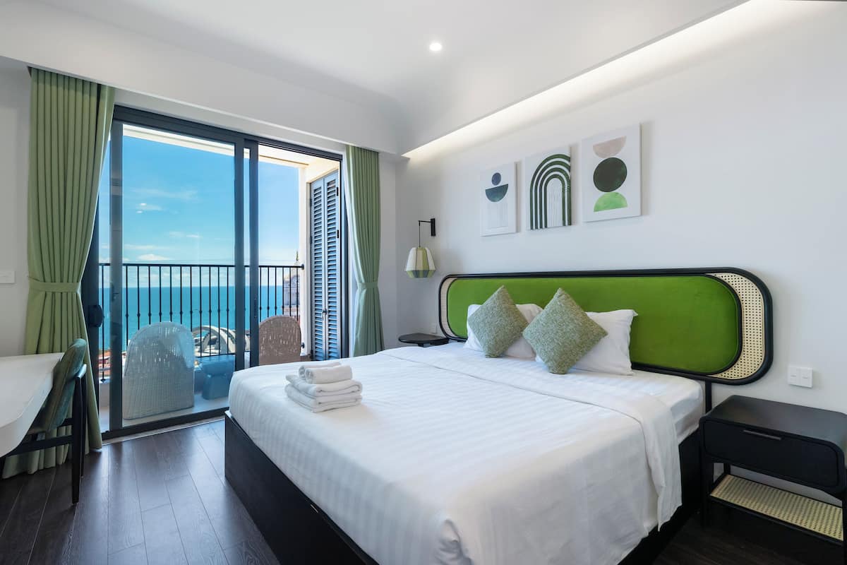 Premier Studio, Balcony, Beach View | In-room safe, desk, laptop workspace, blackout drapes
