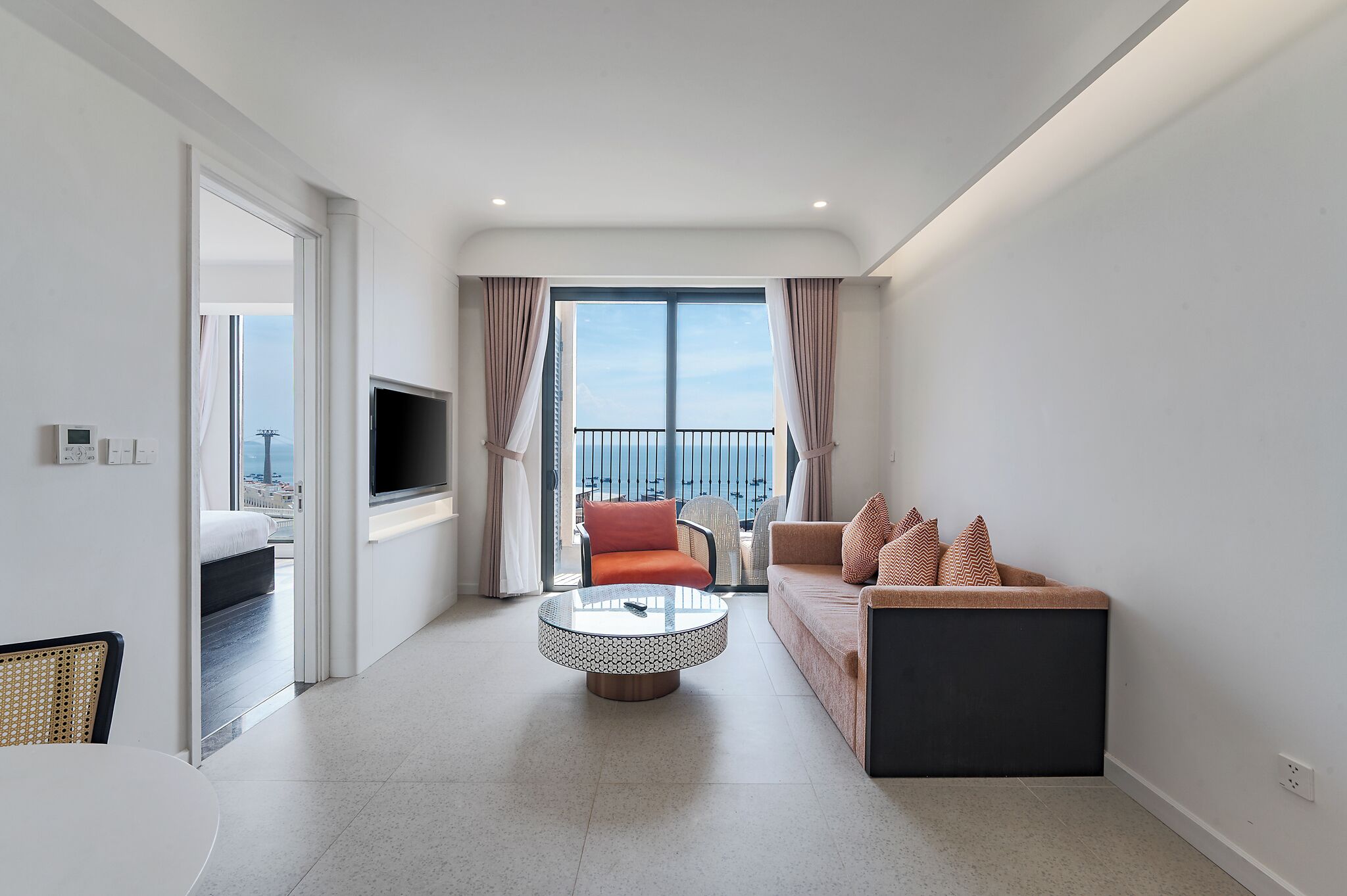 Deluxe Apartment, 2 Bedrooms, Balcony, Ocean View | Living area