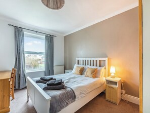 Free WiFi - 3 bedroom accommodation in Andover (Andover)