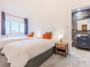 4 bedrooms, free WiFi - 4 bedroom accommodation in Crackington Haven (Crackington Haven)