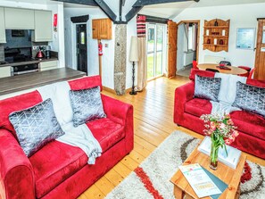 TV - 2 bedroom accommodation in Crackington Haven (Crackington Haven)