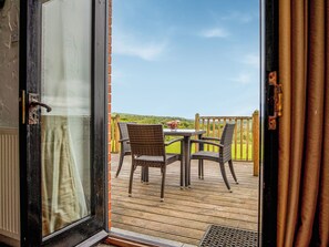 Outdoor dining - Trespaddick - UK40041 (Crackington Haven)