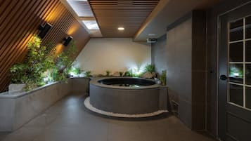 Signature | Bañera de hidromasaje privada