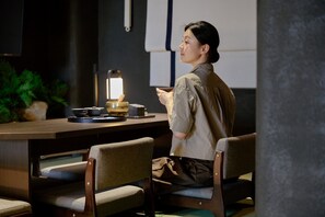 Signature | Blackout drapes, soundproofing, free WiFi, bed sheets - Cave Ryokan Hotel Anook Daejeon Yuseong (Daejeon)